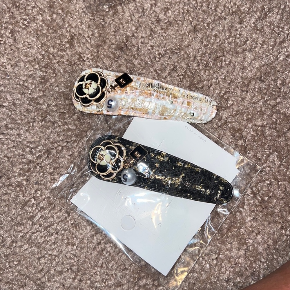 Hair clips BRAND NEW !